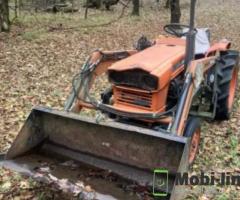 1985 Kubota l2000 tractor